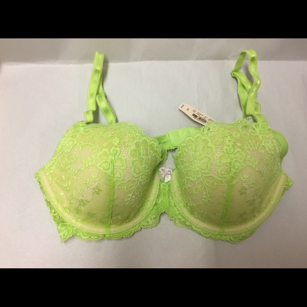 NWT Victoria’s Secret Bra 34C